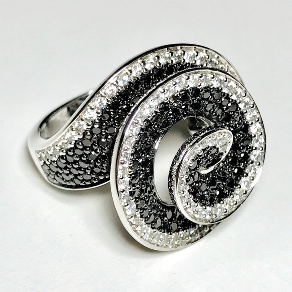 ⭐️HOST PICK⭐️ MACYS Black & White Diamonds 14KT Gold Spiral Ring - Picture 3 of 12
